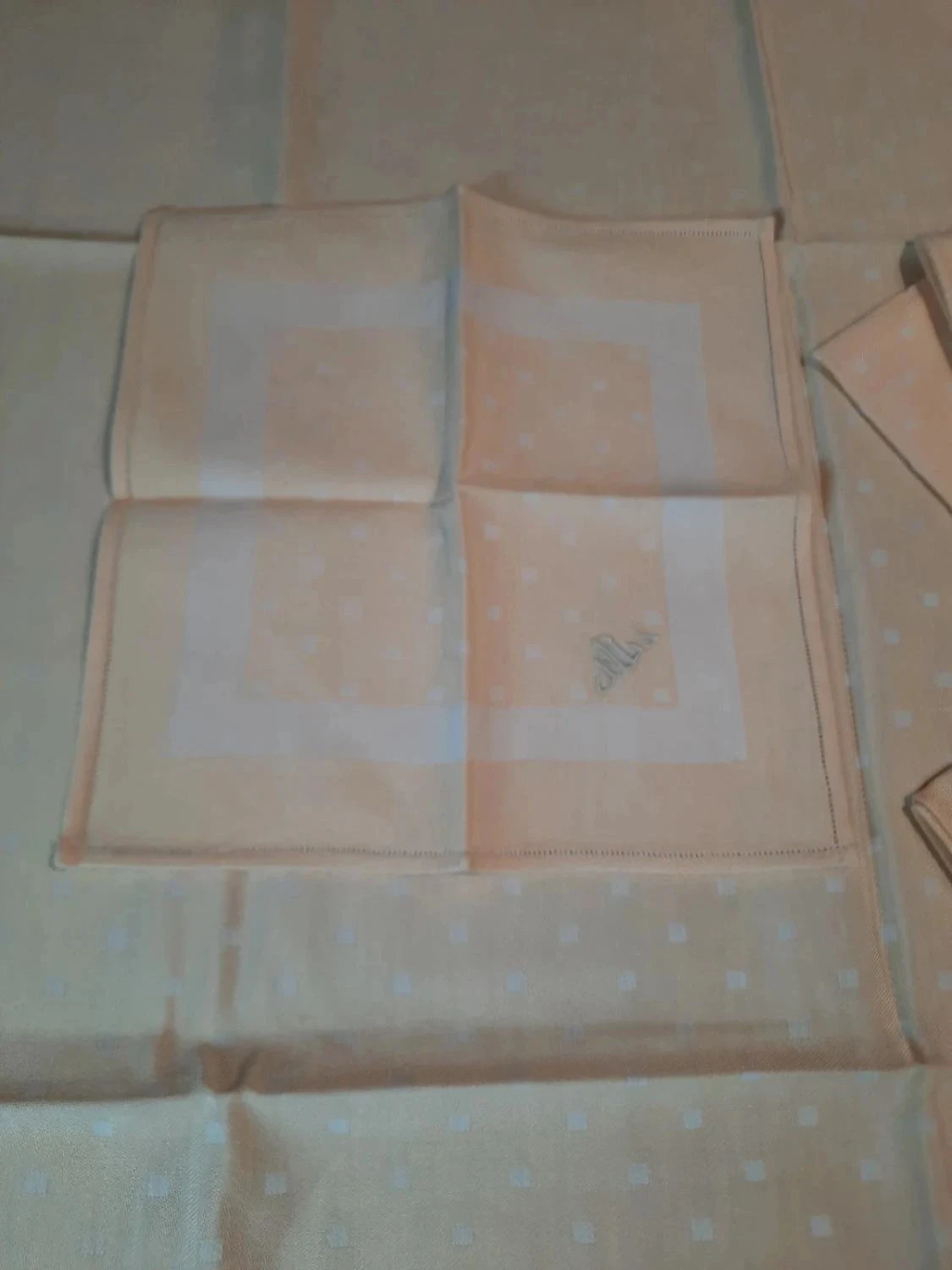 🥀Nappe carrée neuve en coton et ses 8 serviettes de table. – photo 4